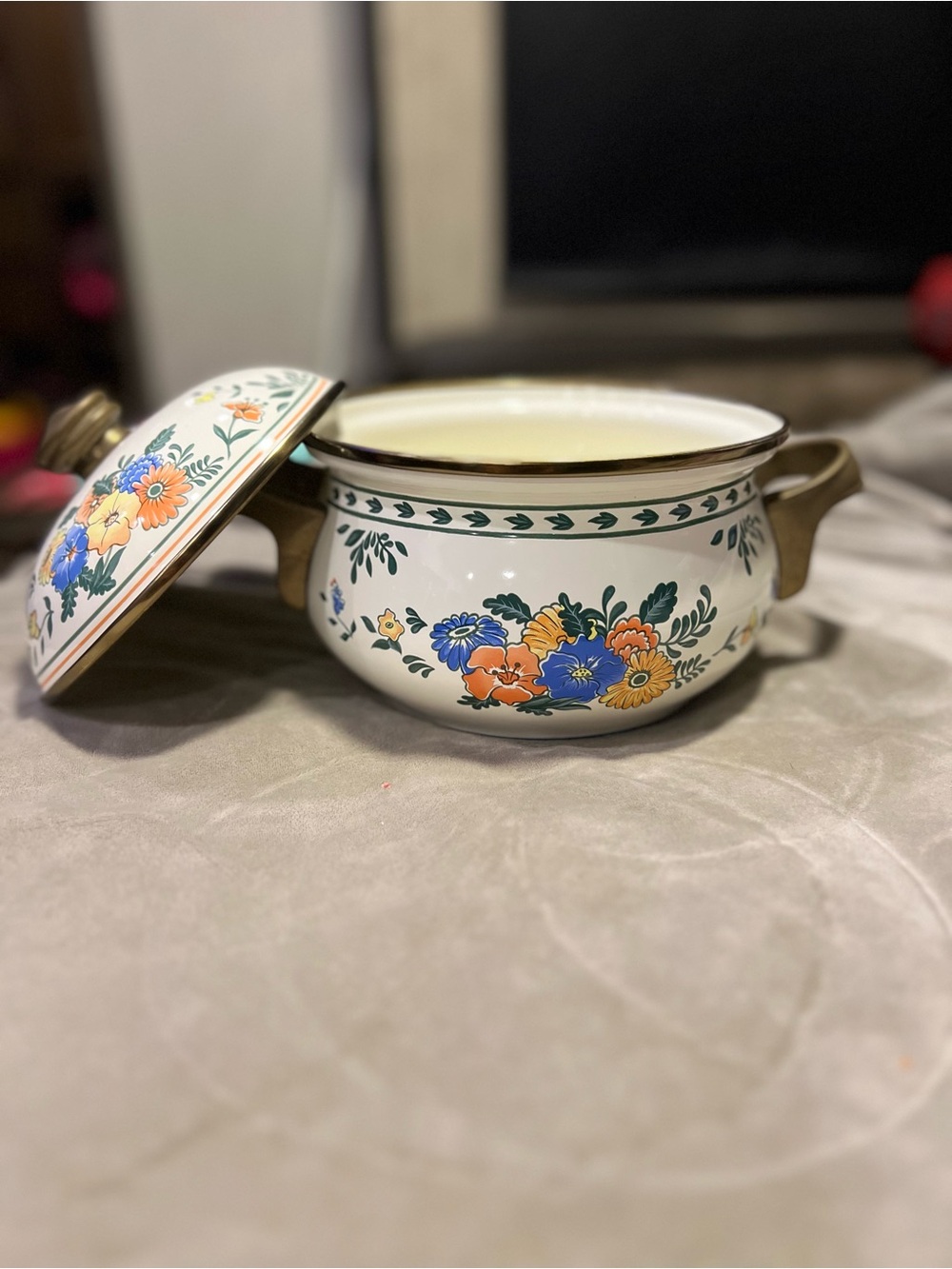Set of 2 Vintage M. Kamenstein Floral Enamel Cookware Pots – 1981 Taiwan